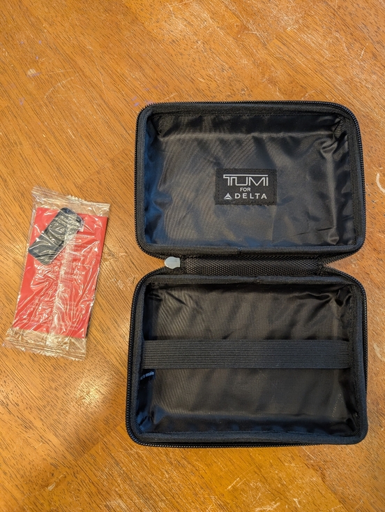 Tumi Delta Hard Shell Travel Case - Picture 4 of 4